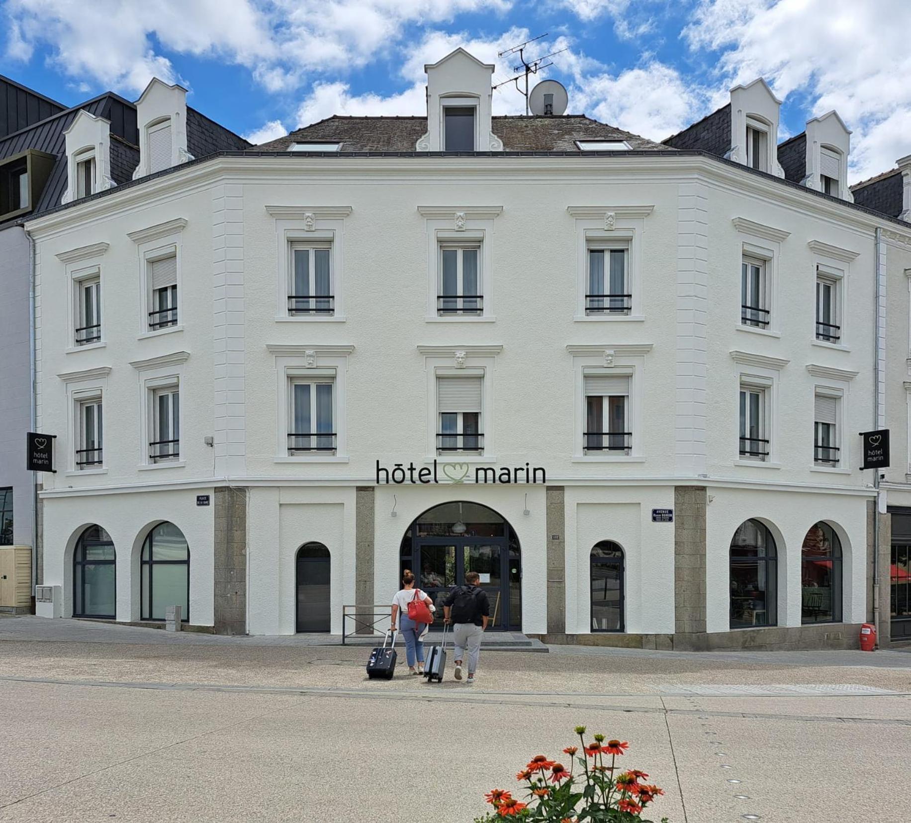 Hotel Et Apparts Marin Laval  Ngoại thất bức ảnh