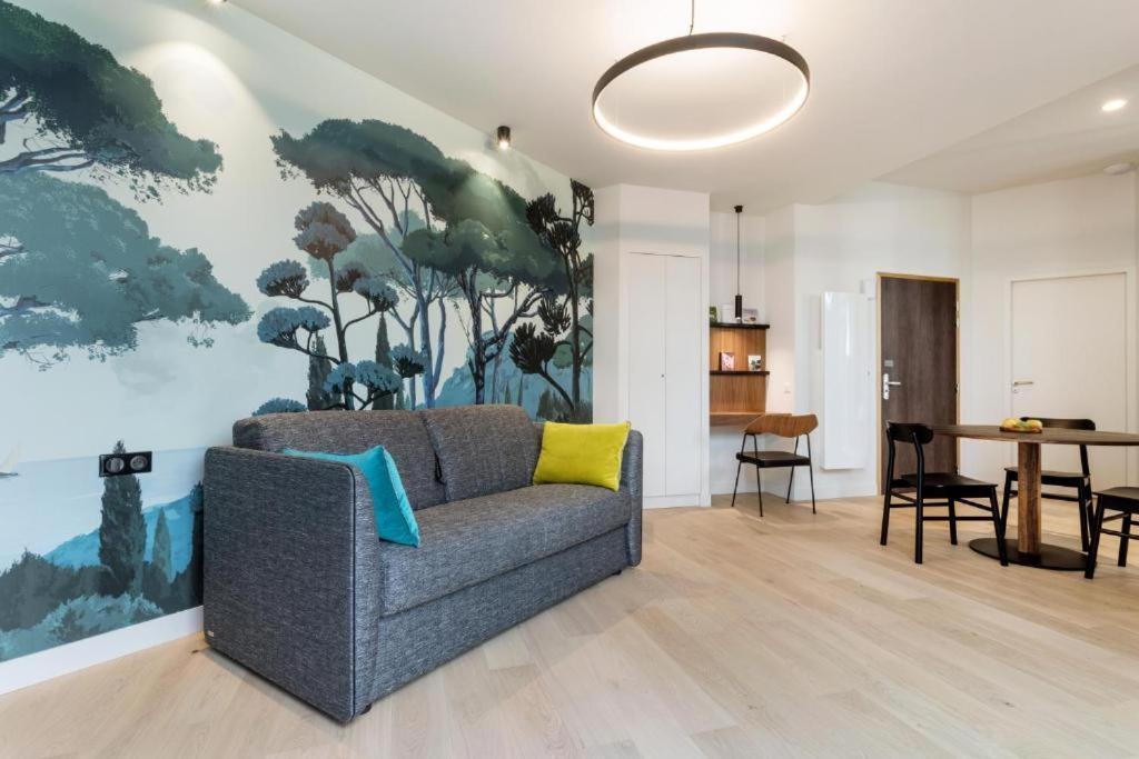 Hotel Et Apparts Marin Laval  Ngoại thất bức ảnh