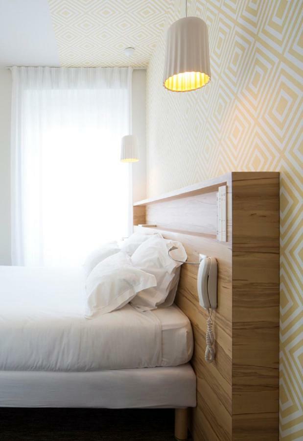 Hotel Et Apparts Marin Laval  Ngoại thất bức ảnh
